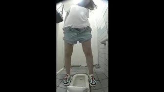 15385506 Looking into the Japanese style toilet of beautiful women from the front, Voyeur Collection, PissRIP