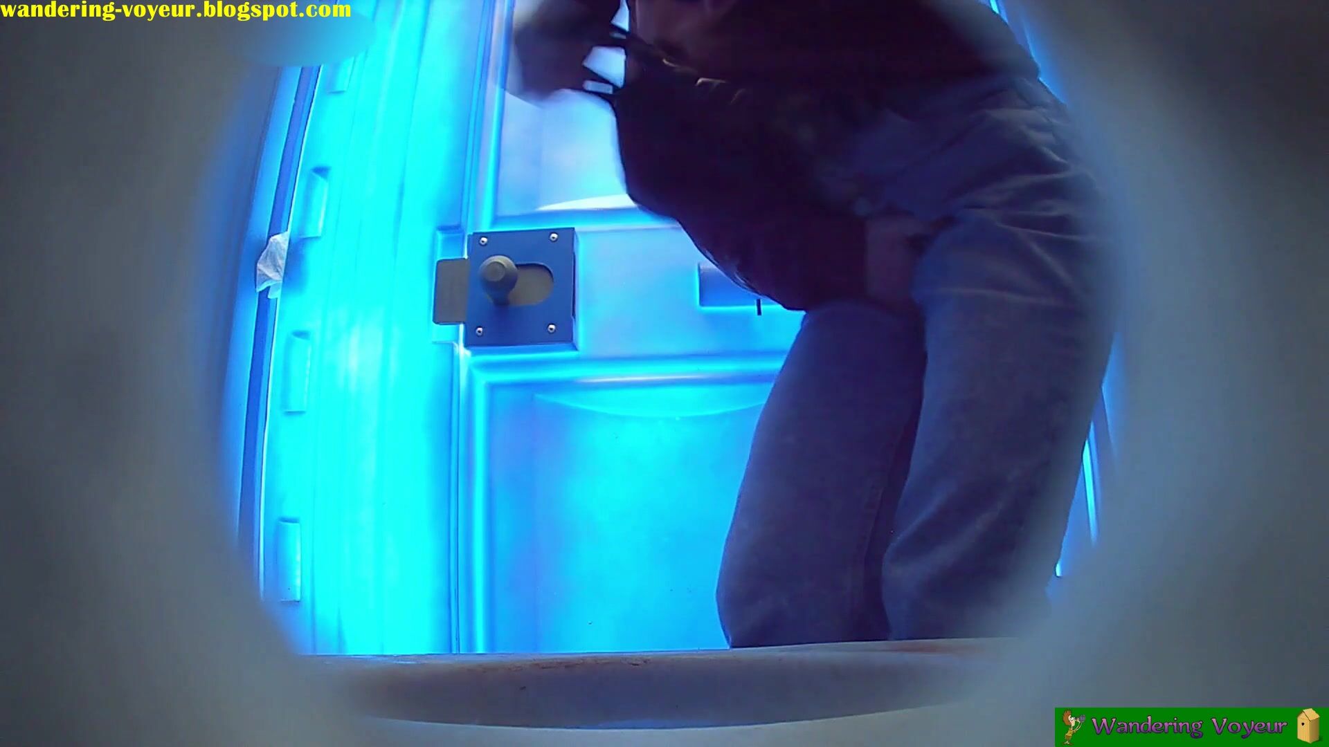 Beach Bio Toilet 2022-126 - Wandering Voyeur Videos