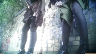 Huge Piss Streams 0002