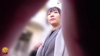 EE-824 05 Hidden camera footage of peeing in a Western-style toilet, part 4