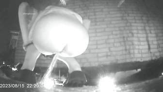 Domestic outdoor urination masterpiece, emergency urination, clear dialogue 17V, SifangKTV, PissRIP