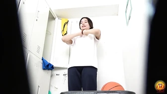 EE-822 04 Private shower secret pee