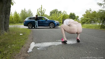 Lola Desire + Valentina Ross - Pissing scene