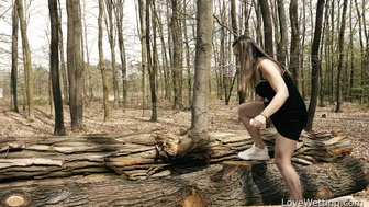 Naomi Bennet - Pissing Scene