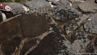 Riddy - Pissing Scene