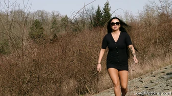 Daphne - Pissing Scene