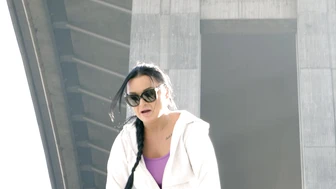 Daphne - Pissing Scene