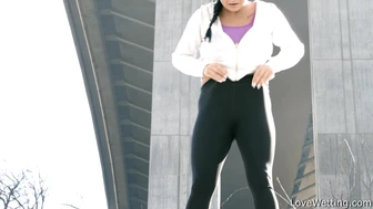 Daphne - Pissing Scene