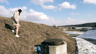 Alexa Throat - Pissing Scene