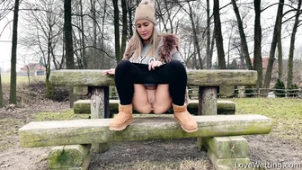 Naomi Bennet - Pissing Scene