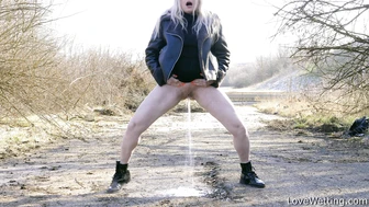 Andrea Quinn - Pissing Scene