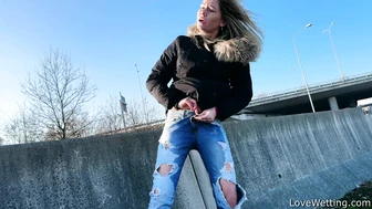 Claudia - Pissing Scene