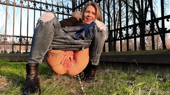 Claudia - Pissing Scene, Got2Pee, PissRIP