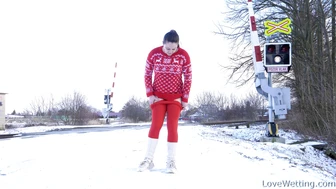 Valentina Ross - Pissing Scene