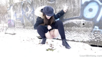 Lola Desire - Pissing Scene