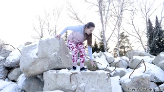 Valentina Ross - Pissing Scene