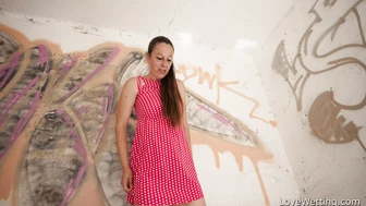 Valentina Ross - Pissing Scene