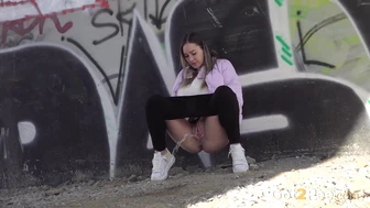 Holding Her Arc, Got2Pee, PissRIP