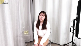 OJHI-786 02 Extreme Urination in a Western-Style Toilet: Buttocks Edition 2 - Buttocks Viewed Through a One-Way Mirror