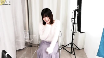 OJHI-798 04 Extreme Urination: Western-Style Toilet (Butt Edition) Part 3 — A View of Her Rear Through a Two-Way Mirror