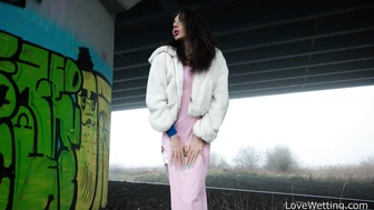 Mitzi - Pissing Scene
