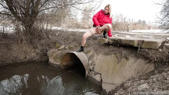 Claudia - Pissing Scene