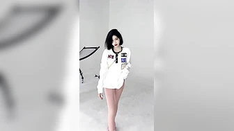 Toilet Shot Shen Xueqian